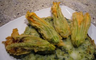Flores de calabacin rellenas
